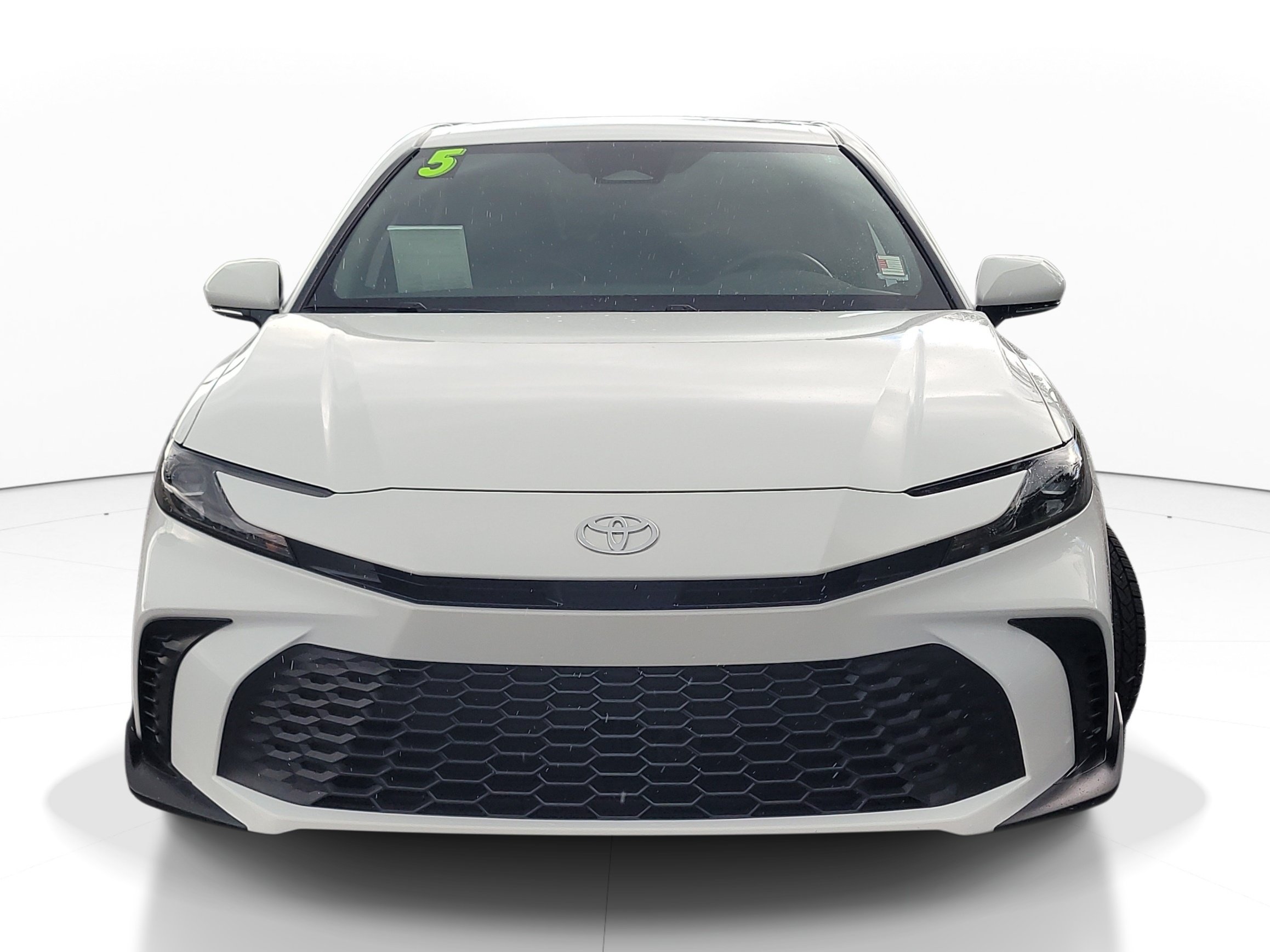Used 2025 Toyota Camry SE FWD image 2