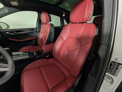 New 2026 Porsche Macan AWD/4WD image 5