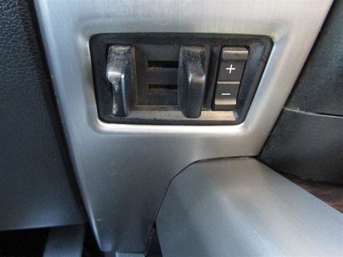 Used 2015 Ford F150 Platinum w/ Equipment Group 701A Luxury image 23