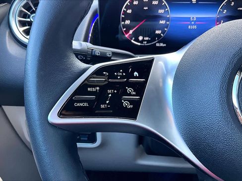 Used 2025 Mercedes-Benz GLB 250 image 23