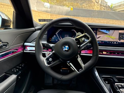 Used 2026 BMW 740i xDrive w/ Premium Package AWD/4WD image 10