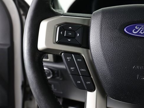 Used 2017 Ford F150 Lariat w/ Equipment Group 502A Luxury AWD/4WD image 33