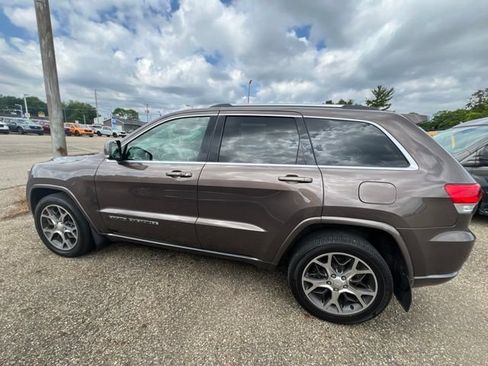 Used 2018 Jeep Grand Cherokee Limited AWD/4WD image 12