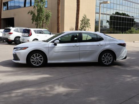 Used 2024 Toyota Camry LE w/ Convenience Package FWD image 8