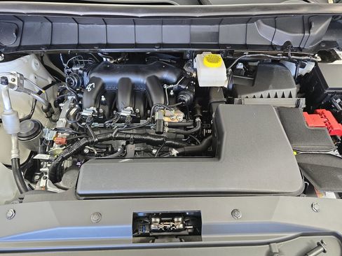 New 2026 Nissan Pathfinder Platinum image 32