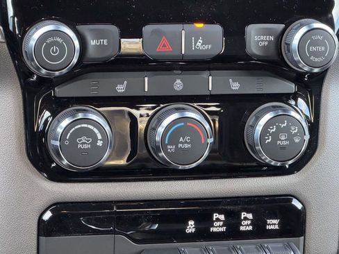 New 2026 RAM 1500 Big Horn w/ Night Edition image 18