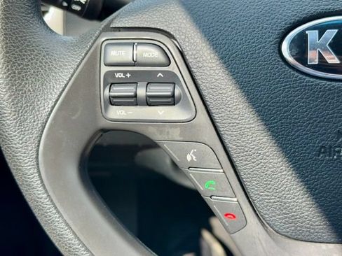 Used 2018 Kia Forte LX FWD image 16
