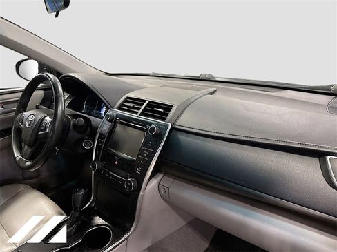 Used 2017 Toyota Camry XLE image 27