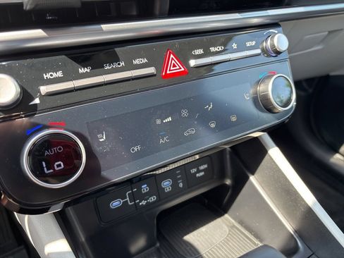 Certified 2025 Hyundai Tucson SEL AWD/4WD image 35