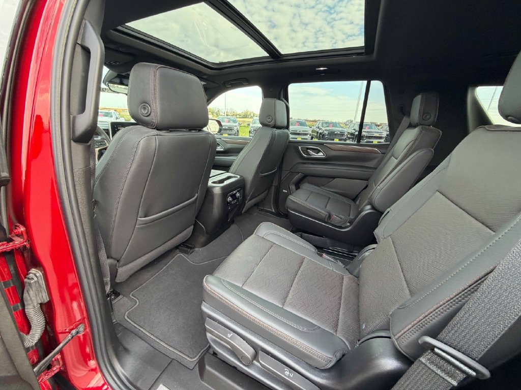 Used 2024 Chevrolet Tahoe High Country AWD/4WD image 19