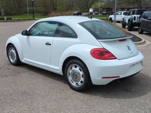 Used 2016 Volkswagen Beetle 1.8T Classic FWD image 6