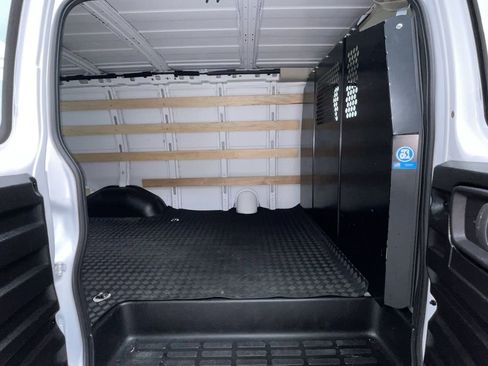 Used 2024 GMC Savana 2500 w/ Driver Convenience Package image 18