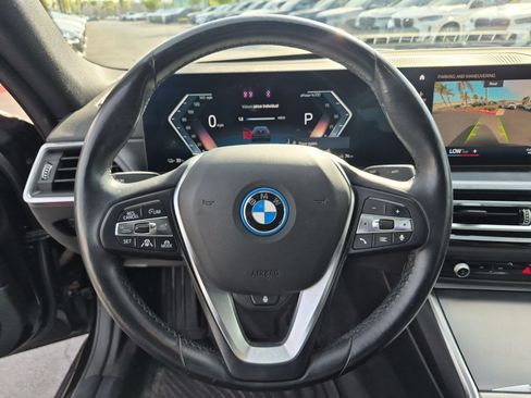Used 2023 BMW i4 eDrive40 RWD image 17