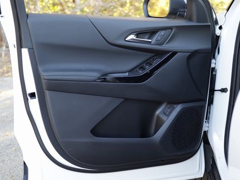 New 2026 Chevrolet Equinox LT w/ Convenience Package II image 26