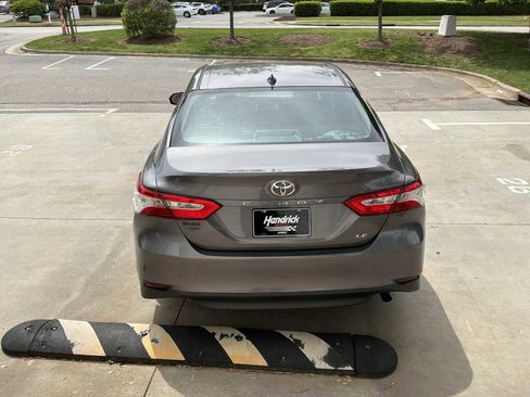 Used 2019 Toyota Camry LE image 8