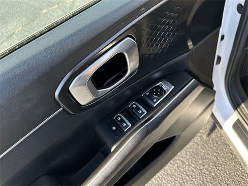 Used 2022 Kia Sorento LX image 14