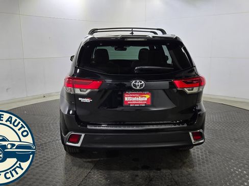 Used 2017 Toyota Highlander Limited w/ Protection Package #3 AWD/4WD image 6