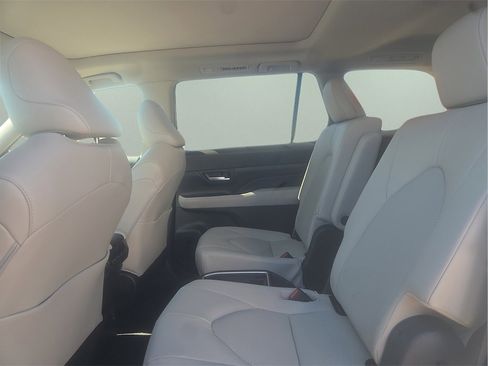New 2026 Toyota Grand Highlander XLE image 13