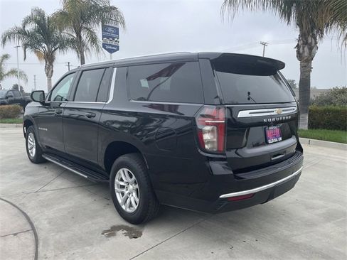 Used 2023 Chevrolet Suburban LT image 6