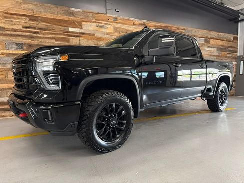 Used 2025 Chevrolet Silverado 3500 LTZ w/ LTZ Plus Package AWD/4WD image 16