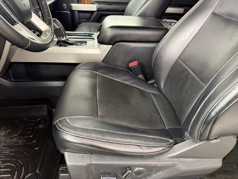 Used 2015 Ford F150 Lariat image 10