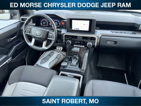 Used 2025 Toyota Tacoma SR5 image 29