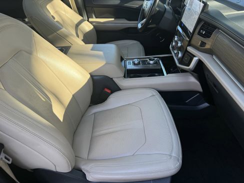 Used 2024 Ford Expedition Max Limited image 34