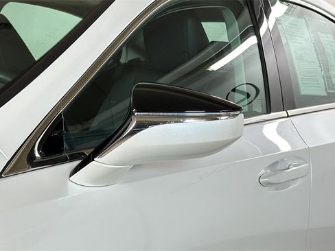 Certified 2025 Lexus ES 350 w/ Premium Package image 5