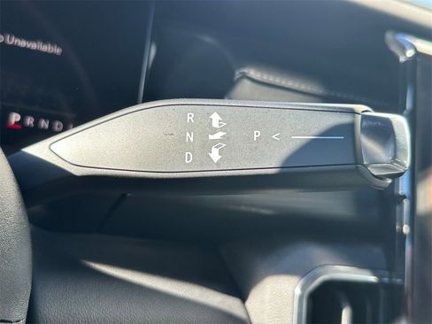 Used 2024 GMC Acadia Elevation image 31