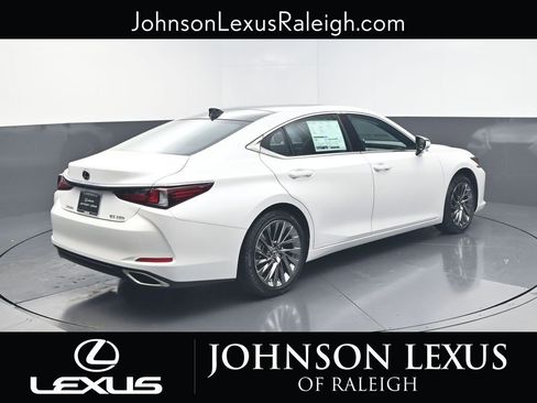 New 2025 Lexus ES 350 Ultra Luxury image 9