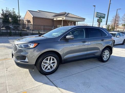 Used 2023 Ford Edge SEL image 3