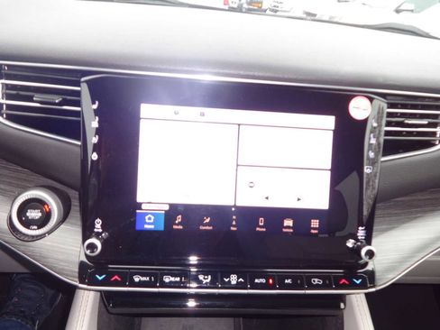 Used 2024 Jeep Wagoneer L Series II w/ Flexible Seating Group image 19