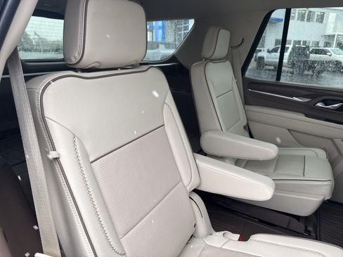 Used 2021 GMC Yukon Denali w/ Advanced Technology Package image 8