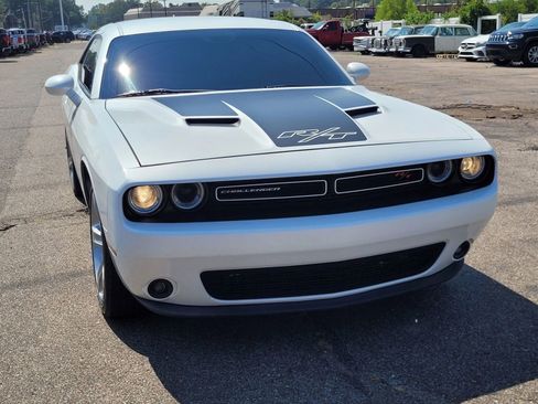 Used 2015 Dodge Challenger R/T w/ Quick Order Package 28B R/T image 23