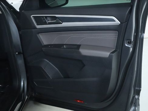 Used 2023 Volkswagen Atlas SEL Premium image 38