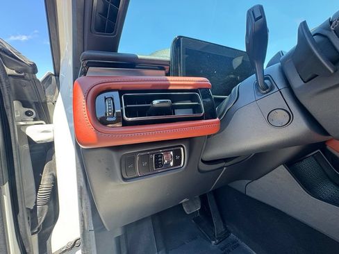 Used 2025 Lincoln Aviator Reserve w/ Equipment Group 201A AWD/4WD image 17