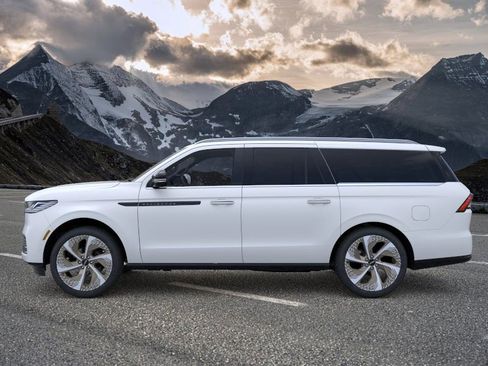 New 2026 Lincoln Navigator L Black Label image 3