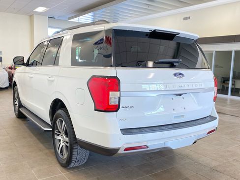 Used 2022 Ford Expedition XLT AWD/4WD image 5