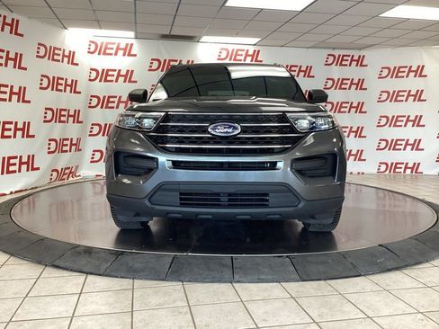 Used 2020 Ford Explorer XLT w/ Comfort Package AWD/4WD image 2