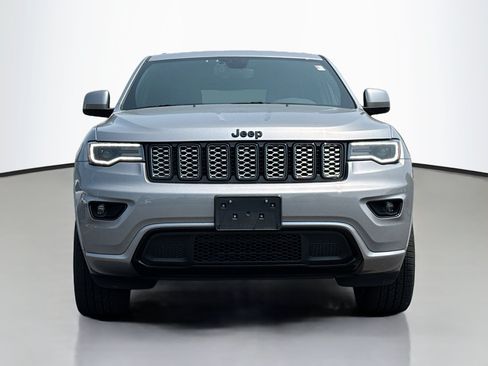 Used 2020 Jeep Grand Cherokee Altitude AWD/4WD image 17