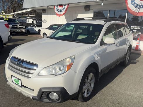 Used 2013 Subaru Outback 3.6R Limited image 1