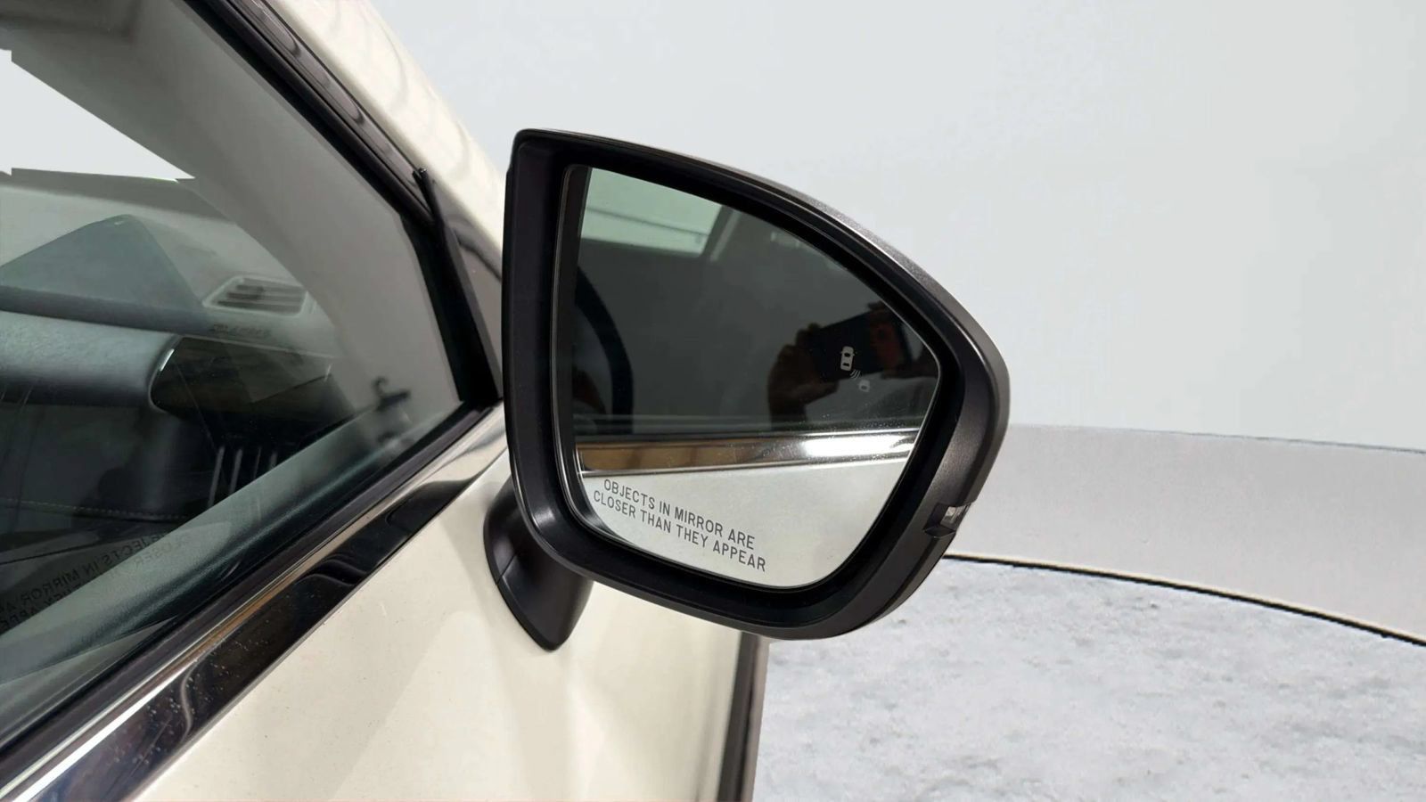 Used 2023 Nissan Pathfinder SV AWD/4WD image 12