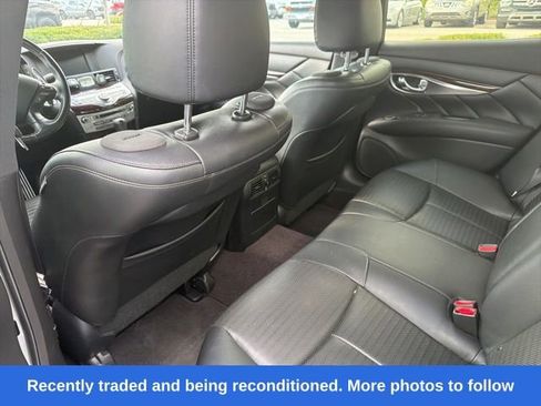 Used 2019 INFINITI Q70 Luxe w/ Sport Package RWD image 5