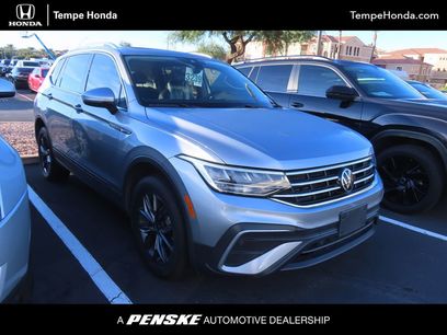 Used 2022 Volkswagen Tiguan SE w/ Panoramic Sunroof Package