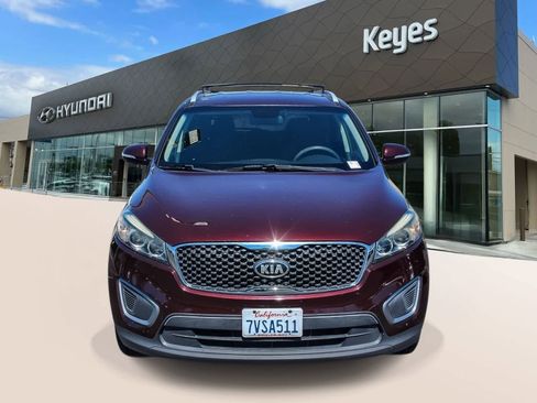 Used 2017 Kia Sorento LX image 2