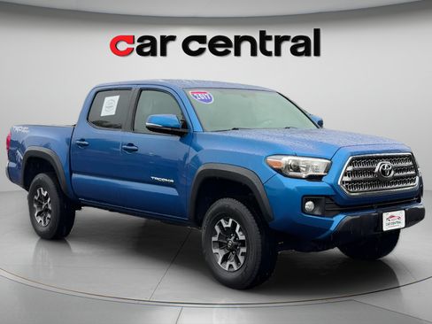 Used 2017 Toyota Tacoma TRD Off-Road w/ Tow Package RWD image 7