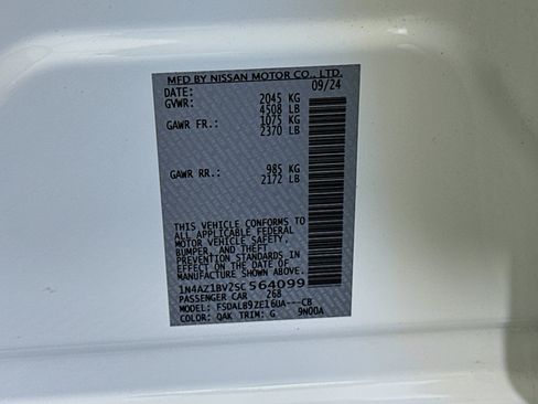 Used 2025 Nissan Leaf S FWD image 12