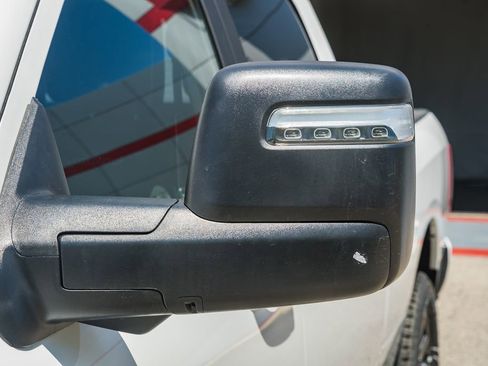 New 2026 RAM 2500 Laramie AWD/4WD image 17
