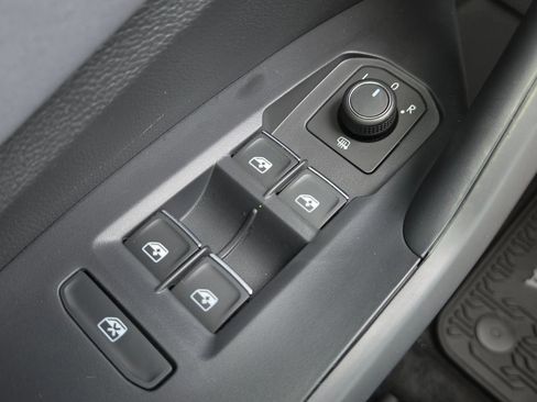 Used 2026 Volkswagen Jetta SE FWD image 26