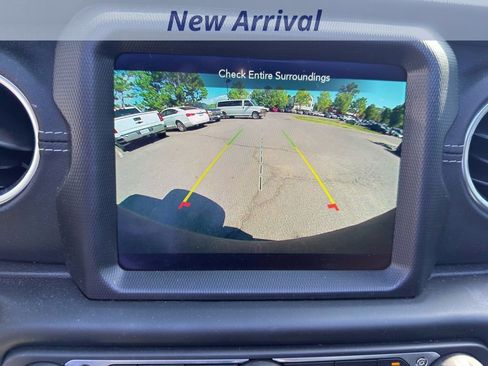 Used 2022 Jeep Wrangler Unlimited Sahara w/ Cold Weather Group image 12